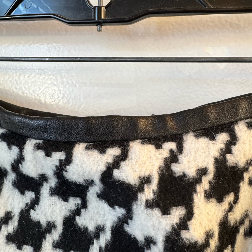 Talbots Classic Black and White Houndstooth Skirt - Picture 3 of 7